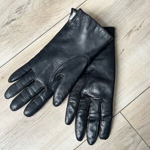 Black genuine Leather women’s Gloves with real fur lining